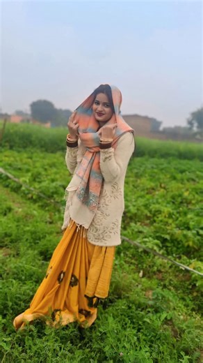 Deeksha Chaudhary on Instagram: "Jija agra ghumayla balam ghr nhi"