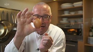 584K views · 1.3K reactions | Kein Rührei, kein Spiegelei, sondern pochierte Eier. Rainer Sass zeigt, wie leicht die Zubereitung ist. ‍讀 | DAS! im NDR Fernsehen | Facebook