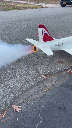 Insanely Cool Turbine RC Jet Maiden Flight