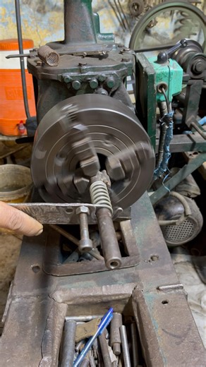Simple Iron Wire Spring Made on Vintage Lathe Machine #shorts