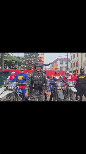 Vestidos de Superhéroes, los Policías del Distrito Milagro festejaron la Navidad. | ClickTelevision