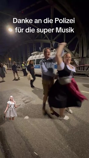 #oktoberfest #tracht #tanzen #wiesn #discofox @tanzen2go