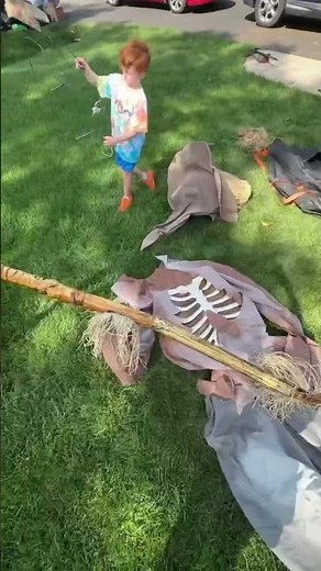 Building the 12 Foot Scarecrow from Lowe’s!! #halloweenanimatronics