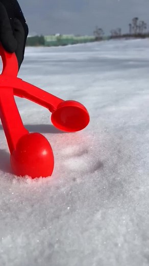 How to Use a Snowball Maker for Perfect Snowballs