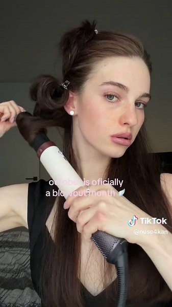 my audition for the @Victoria's Secret signature blowout 💘🪽 using @Dyson & @Oribe