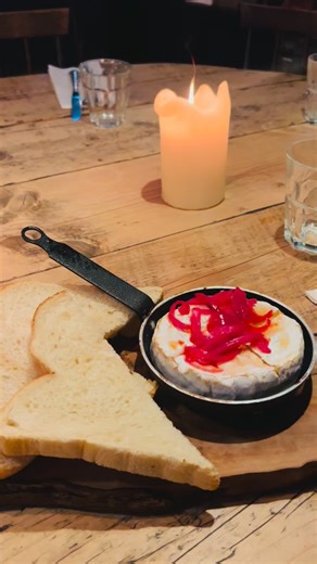 Soft, gooey, and dangerously moreish 🧀🔥 Our Camembert is baked to perfection and made for tearing, dipping, and sharing (or not 😉) #youngspubs #cheese #cambridge | The Old Bicycle Shop