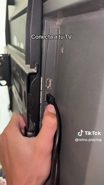 consola retro con más de 50.000 juegos, 2 mandos inalámbricos, todos los cables necesarios, portátil, conectado a una TV, cable hdmi, fácil uso, resistente. Compra hoy y lleva descuento‼️😍#fyp #consola #consolaretro #tiktokmademebuyit