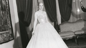 Eva Perón, el estilo de “la única reina” que vistió Christian Dior