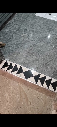 مهارة تحويل عتبة أرض الحمام إلى زخرفة من بلاط سيراميك#تقطيع#ديكورات#زواقة#زليج#سيراميك | رضا لفن السيراميك