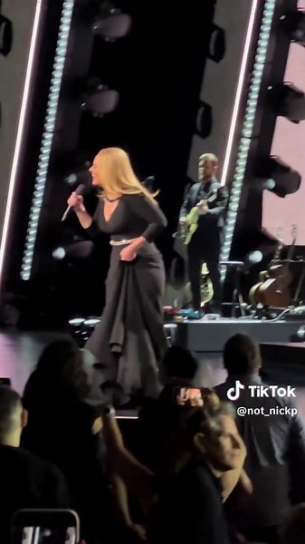 Adele Live Performance of Rolling In The Deep