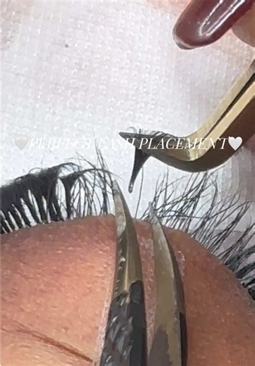 Perfect Lash Placement Techniques for Handmade Lash Fans