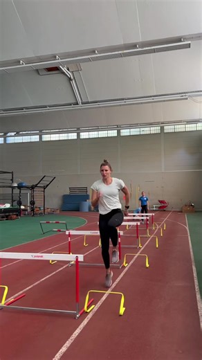 Getting back to some basic pre exercises 🚧🔥 #hurdles #basistraining #trackandfield #winterpreparation #heptathlon | Carolin Schäfer Official