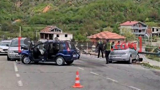 Makinat përplasen 'kokë më kokë' në Maqellarë, katër të plagosur përfundojnë në spital - Shqiptarja.com