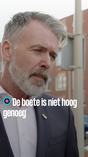 49K views · 198 reactions | De boete voor het dumpen van afval is niet hoog genoeg. Volgens Carlos Martinez van Andel, raadslid in Den Haag, moeten deze boetes hoger zodat mensen minder snel hun afval op straat neerzetten. Maar is dat dé oplossing? Benieuwd naar meer? Kijk de nieuwste uitzending van Pointer terug via NPO Start of via https://pointer.kro-ncrv.nl/afval-stapelt-zich-op #afval #pointer #kroncrv | Pointer (KRO-NCRV) | Facebook