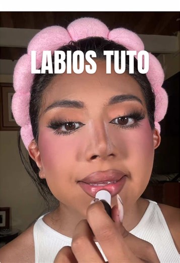 Tutorial de labios con Italia Deluxe y Faces Natura