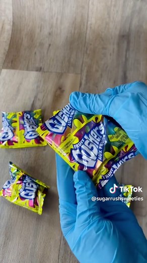 Delicious Fruit Gushers Candy: Tropical Flavours Bursting with Flavor!