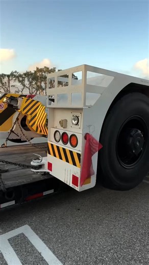 More heavy lifting at LAX with this JBT Expeditor