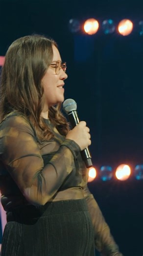 Tomber en amour et s'habiller en médiéval ? Véronique Isabel Filion nous parle de son traumatisme 🤣 📺« Nouveaux visages de l'humour » mardi 20h sur Unis TV 💻Aussi en rattrapage sur TV5Unis | Unis TV