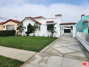 2153 W 81st St, Los Angeles, CA 90047 - MLS 23-318956 - Coldwell Banker