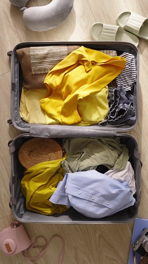 4.7K views · 19 reactions | The only travel hack you to need to know is that our Canada-US subscription plans are on sale now. Enjoy the same bucket of data, speeds and plan features in Canada and the US. ⁠ ⁠ Tu pars en voyage? Nos forfaits Canada–États-Unis sont présentement en solde. Profite d’un lot de données, de vitesses et de caractéristiques de forfait identiques au Canada et aux États-Unis. | Public Mobile | Facebook