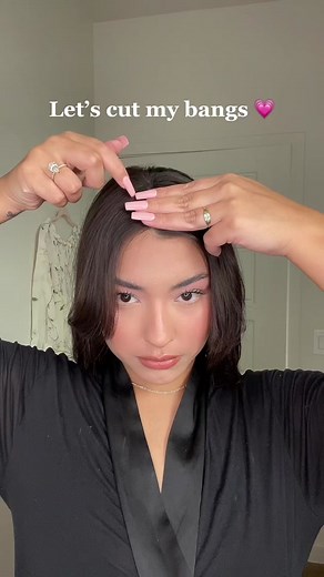 Lets cut my bangs!! 🧸✨💗 what do you guys think?? 💗💗 #shorthairstyles #shortbangs #bangstutorial #howtocutbangstutorial #haircuttutorial #fyp