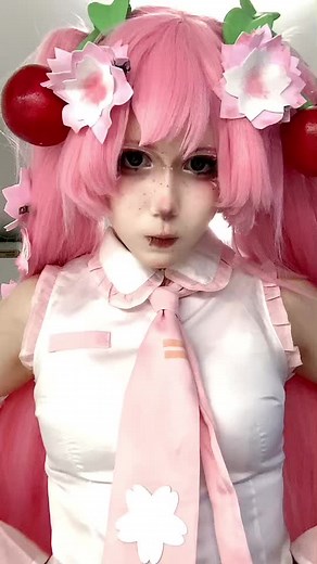 Transform into Hatsune Miku with Stunning Cosplay Makeup