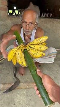 90-Year-Old Grandpa’s Amazing Bamboo Fruit Basket Making Skills 😱🎋 Village Craft #amazing