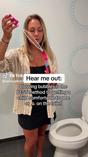 Blowing Bubbles = Relaxed Pelvic Floor = Successful pees and poops! ✅ Yep! Any actigity that involves blowing into a wand, straw, pinwheel, whistle, etc will help the muscles involved with toileting relax 🧘🏼‍♀️ As a pediatric occupational therapist, this is the #1 thing I find helps kids be more comfortable! Especially kiddos struggling eith constipation or painful bowel movements! #constipation #pediatricot #pottytraininngtips