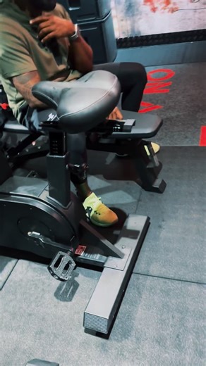 J2 après 3 semaines de vacances. On part sur une transformation physique avec @coach_mambo 💪 nous avons commencé la perte de poids, il y a maintenant 2 mois en perdant -9kg. La route va être longue, mais j’ai hâte de vous le partager. | Tafeurs