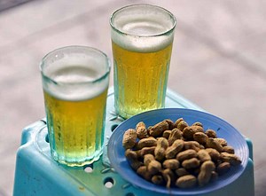 What is Bia Hoi culture and where to find it in Vietnam? - Vietnam Is Awesome