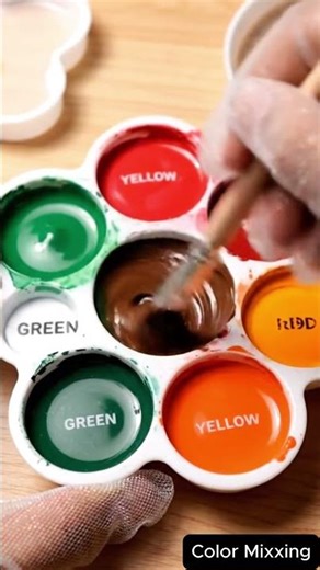 Primary Colors Mix and Turn Green 😲🎨#shorts #colors #mixing #viralvideo #easycrafts #shortsfeed