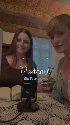 edukacja domowa | praca na rzecz rodziny bez marudzenia on Instagram: "Odcinek na Waszą wyraźną prośbę! Dzieci i ekrany. Jak wyglądają zasady ekranowe w naszych domach? Czy nasze dzieci mają swoje telefony/komputery/tablety? Czy korzystamy z platform do oglądania bajek? Jakich? Jak tłumaczymy naszym dzieciom, że mama jest "na telefonie"? Zapraszamy! Link do podcastu macie w naszych bio . Autoreklama . #akademiapanidonu #pracanarzeczrodziny #kasiaibasiapodcast #kasiaibasia #podcastdlakobiet"