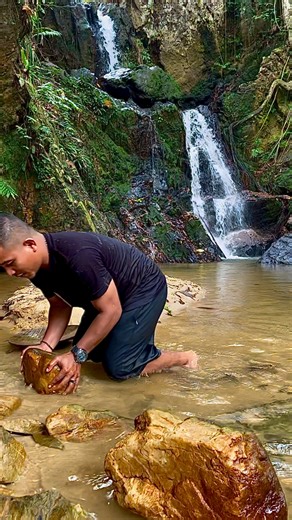 16K views · 50 reactions | Here's how...!!! Panning using traditional equipment at large rock sites. #goldpanning #traditional #panning #gold #huntinggear #freedom #photography | Jonnaidi Jhon Diamond | Facebook