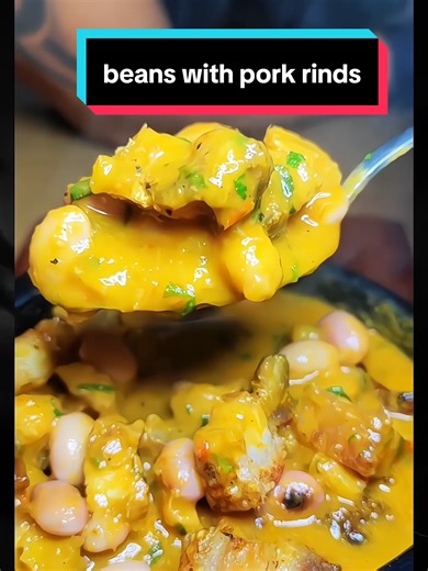 beans with pork rinds #friedporkrinds #beans