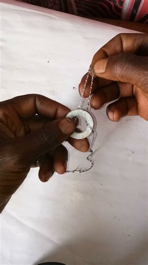 genius trick to insert a ring to a necklace #trendingshorts #viralvideo #viral