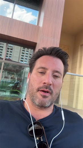 What was I doing at the life this morning, up down, down up proper curb your enthusiasm moment from me #life #duabi #updowndownup #thelifeincident #wherewasigoing