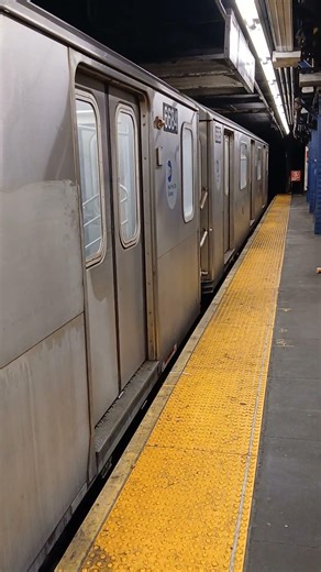 Not in Service Schoolcar R142 train bypassing 14th Street