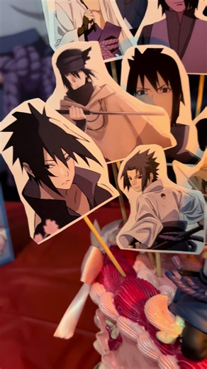 Sasuke y Tomioka: Celebrando el Cumpleaños de Naruto