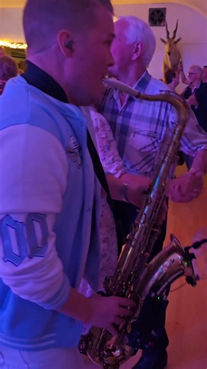 540 reactions · 36 shares | Tak til alle de danseglade gæster der i fredags mødte op til bal! .. husk at Kim & Hallo kommer igen på kroen d. 29 december! 拾 | Knudstrup Kro & Hotel | Facebook