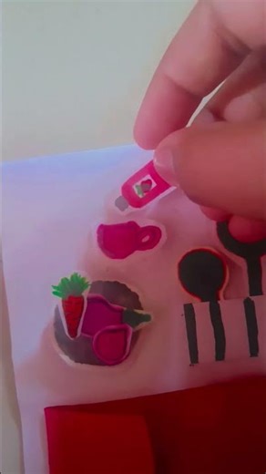 small kitchen set made of paper to play 🍳