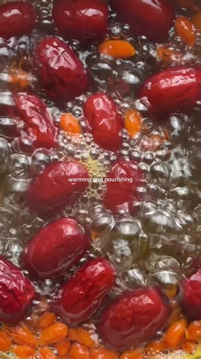goji berry & jujubee tea 💗 ingredients: - 1 cup dried jujube dates - ⅓ cup dried goji berries - ¼ cup dried hawthorn berries - 7 cups water - honey, to taste method: - add the jujube dates, hawthorn berries and water to a large pot. bring to a boil, then reduce the heat and gently simmer for 40 minutes. - add the goji berries and continue simmering for another 20 minutes, for about 1 hour total. - strain the tea and sweeten with a little honey to taste. pour yourself a mug while it’s still warm