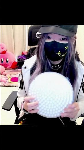 Fure's historic moment when unboxing the lamp