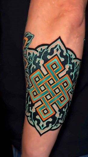 2M views · 39K reactions | Color mandala Sleeve tattoo in progress…#tattooidea #tattooideas #colortattoo #colortattoos #koitattoo #fishtattoo #coverup #coveruptattoo #coveruptattoos #before_and_after #beforeandafter #beforeafter #transformation #fixtattoo #forearmtattoos #forearmtattoo | Man Yao | Facebook