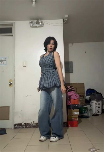 Stylish Halter Tops for Fitness and Fashion