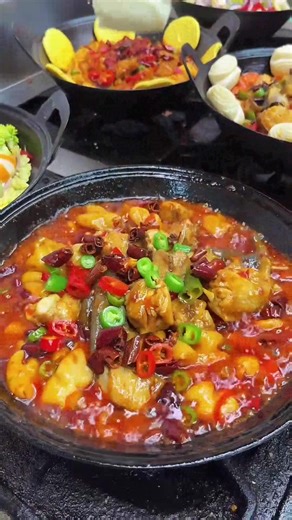 Our small ground pot has been upgraded to seven flavors of Spicy Fatty Chicken | Ra Ra 68