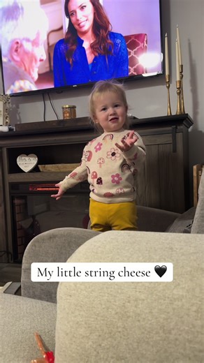 As a mom, this song is one of the most relatable songs I’ve ever heard. 🥹 My little string cheese. 🖤 I wouldn’t trade being this girls mommy for the world. 🫶🏽 #fyp #momsoftiktok #girlmom #momlife #foryoupage