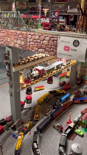 The amazing Santa Fe train #mr #shades #modeltrains #lifeisbutadream