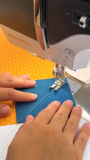 Do you know how o make easy Corner Triangles? . #SewingCommunity #quiltreel #sewingreel #quiltvideo #quilttutorial . Video Credit→ @Art Gallery . For all crediting issues and removals pls DM | Quilt Bloom