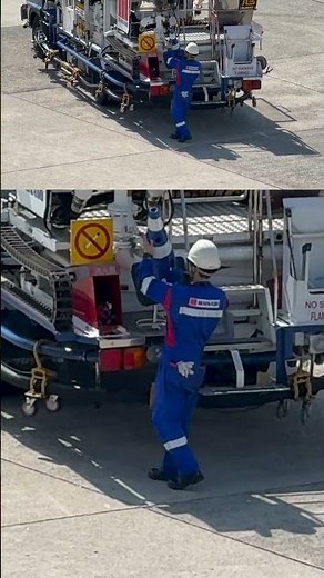 ハイドラント燃料搭載終了、パイロン回収、指差し確認！JAL JA328J Boeing 737-846 大阪国際（伊丹）空港 #shorts