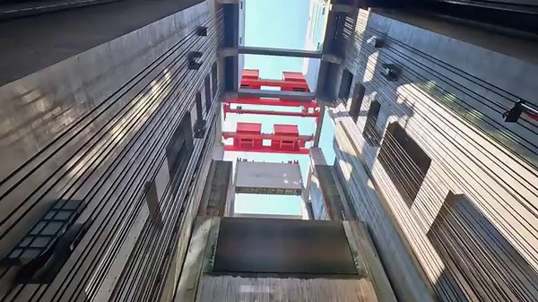 How The Chinese Lift 3000 Ton Ships Across Mountains